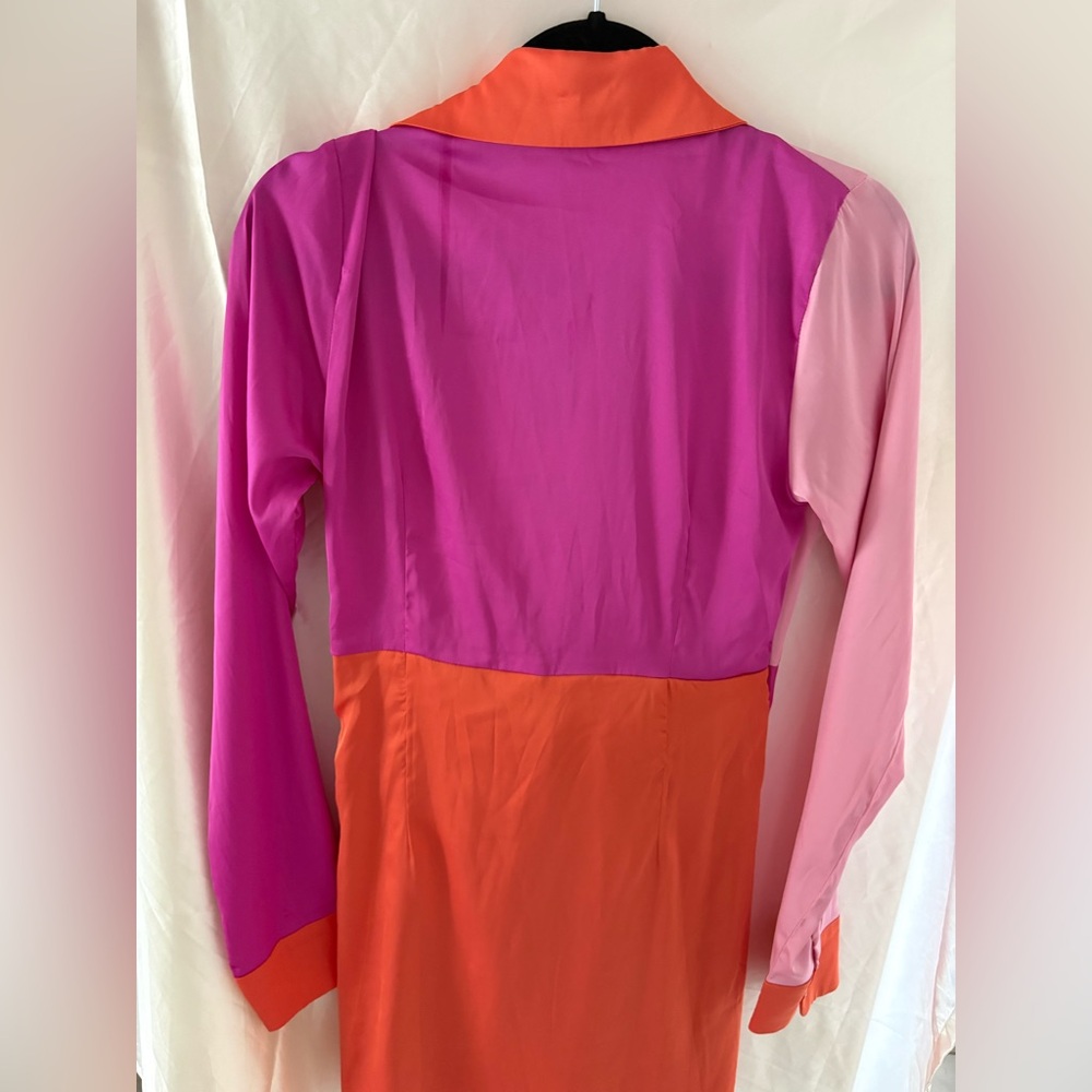 Fashion Nova Pink + Orange Colorblock Tie-Front Satin Button Down - Picture 3 of 3